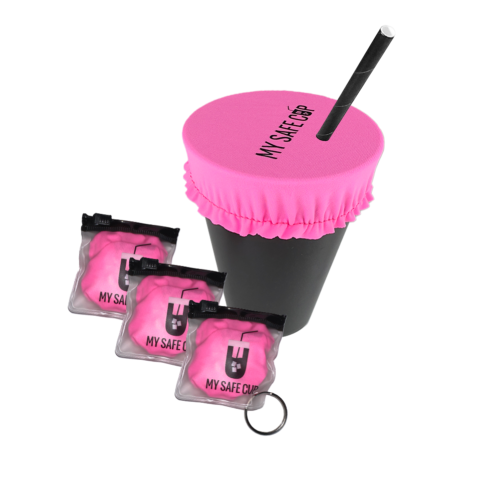 Protection de verre anti-drogue porte-clés My Safe Cup rose sur un gobelet, avec ses étuis