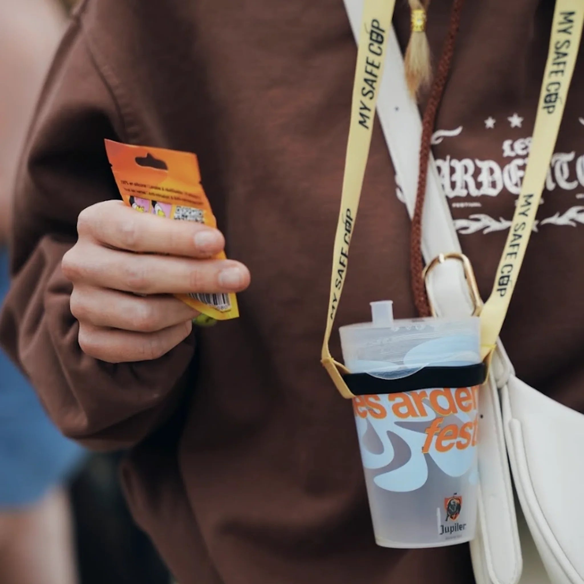 Collier porte-gobelet - My Safe Cup