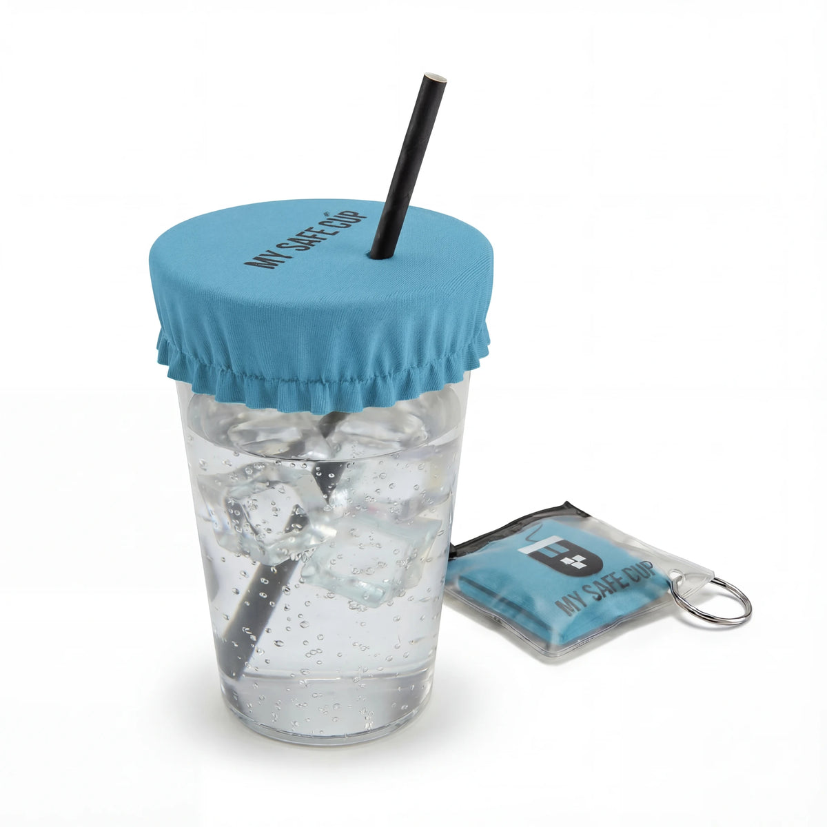 Protection de verre anti-drogue porte-clés My Safe Cup bleue sur un gobelet, avec son étui
